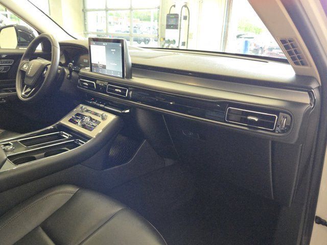Used 2023 Lincoln Aviator AWD w/ Premium Package image 5