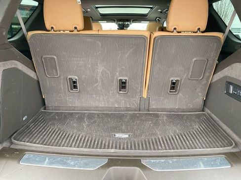 Used 2025 Cadillac Escalade Premium Luxury w/ LPO, Floor Liner Package image 25
