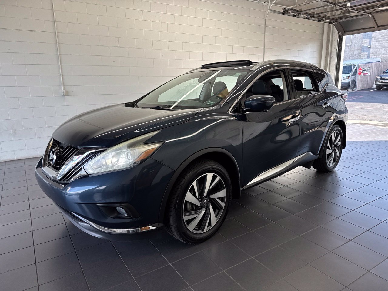 Used 2018 Nissan Murano Platinum w/ Cargo Package FWD image 4