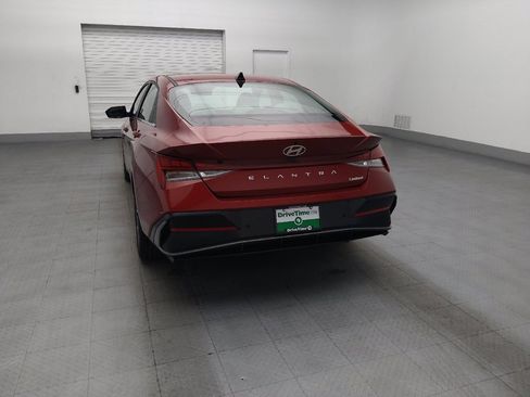 Used 2024 Hyundai Elantra Limited FWD image 5