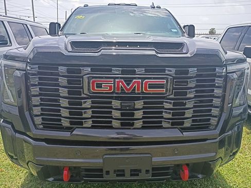 Used 2025 GMC Sierra 2500 AT4 w/ AT4 Premium Plus Package AWD/4WD image 7