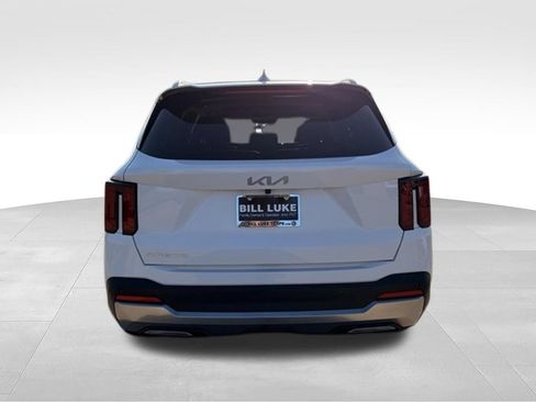 Used 2025 Kia Sorento S w/ Panoramic Sunroof Package FWD image 8
