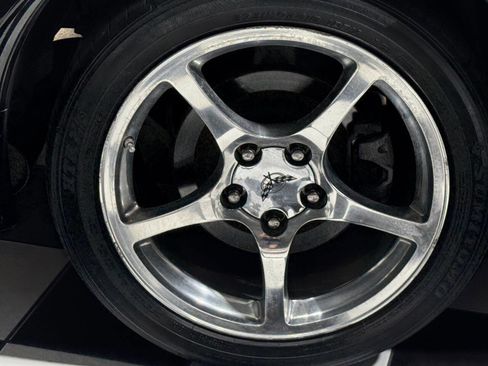 Used 2004 Chevrolet Corvette Coupe w/ Roof Package image 33