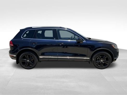 Used 2017 Volkswagen Touareg Wolfsburg Edition AWD/4WD image 5
