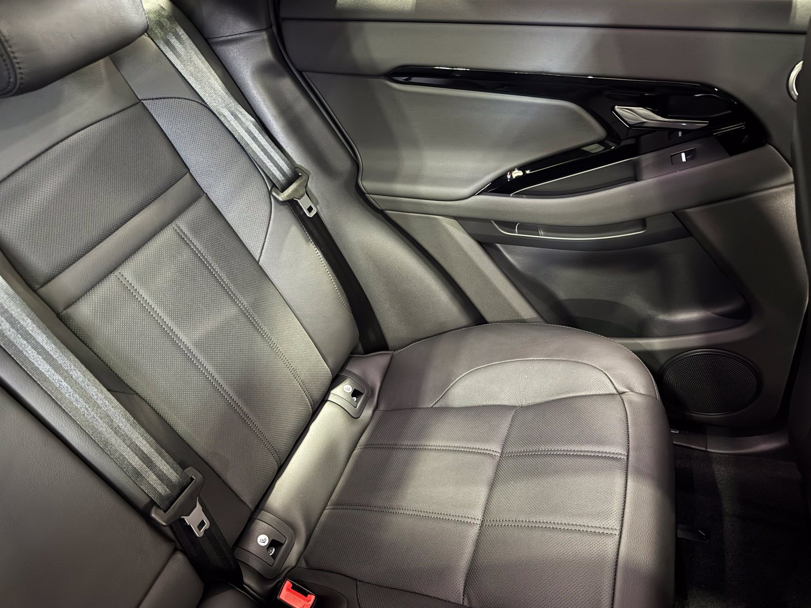 New 2026 Land Rover Range Rover Evoque S AWD/4WD image 31