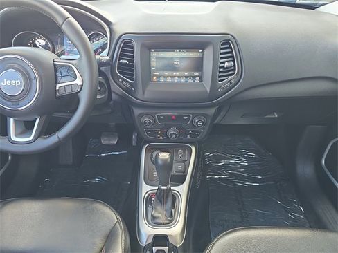 Used 2019 Jeep Compass Latitude image 13