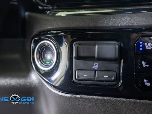 Used 2025 Chevrolet Silverado 1500 ZR2 w/ Technology Package AWD/4WD image 22