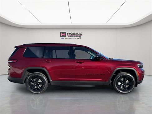 New 2025 Jeep Grand Cherokee L Altitude image 9