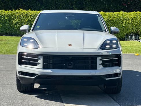 New 2026 Porsche Cayenne image 11