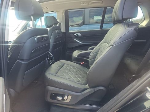 Used 2026 BMW X7 xDrive40i image 16