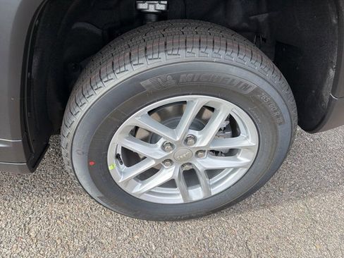 New 2025 Jeep Grand Cherokee Laredo X image 6