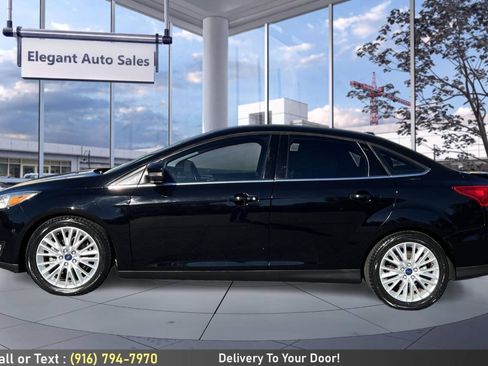 Used 2016 Ford Focus Titanium FWD image 8