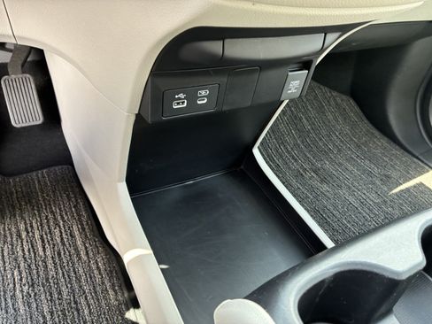 Used 2025 Honda Odyssey EX-L image 32