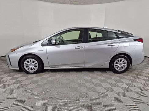Used 2022 Toyota Prius LE FWD image 6