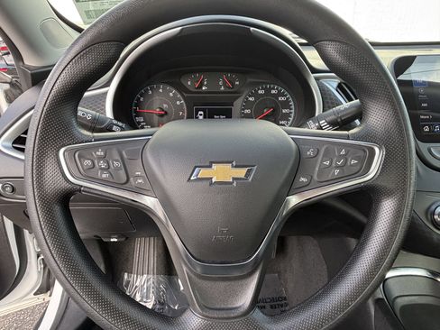 Used 2024 Chevrolet Malibu LT FWD image 23