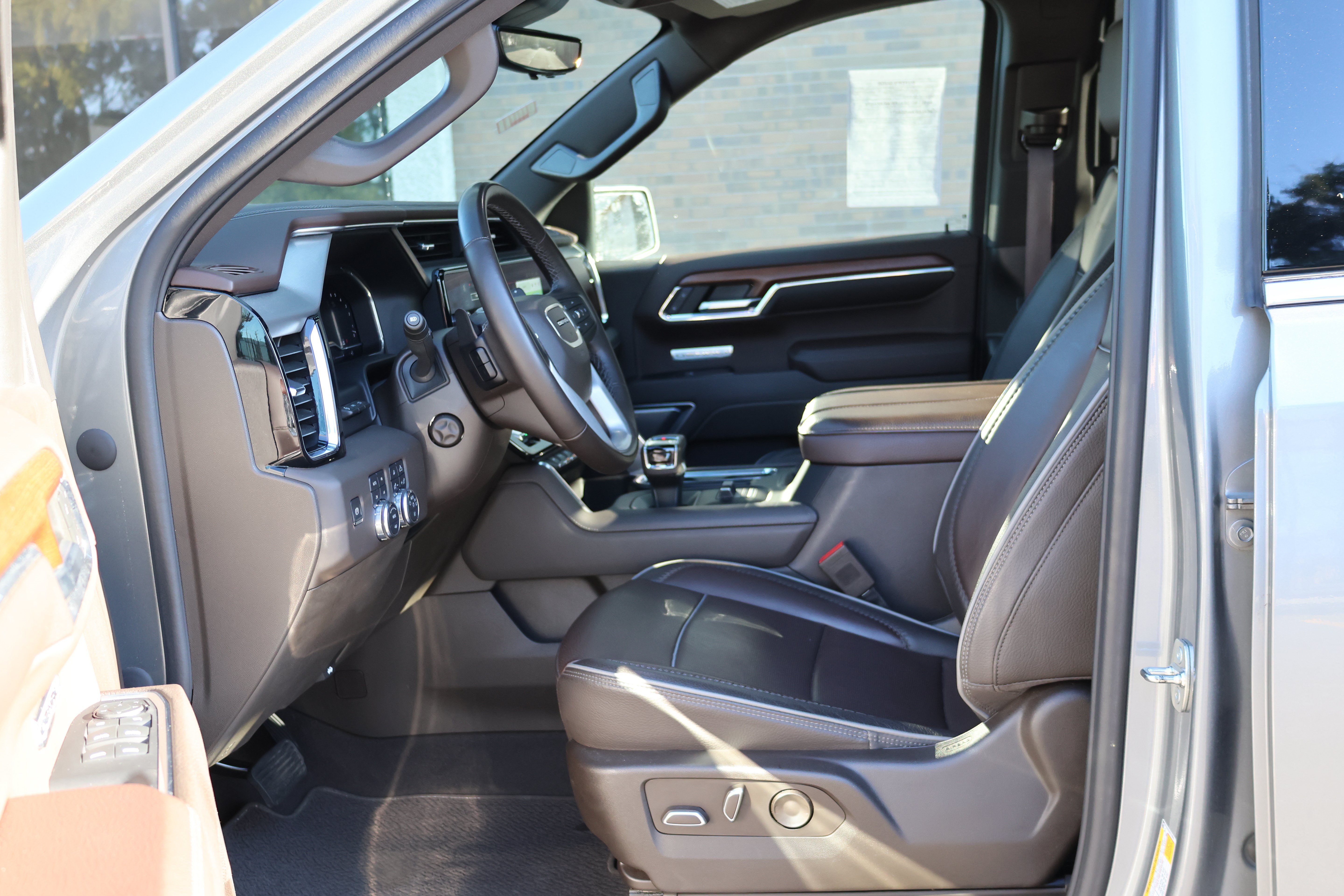 Used 2023 GMC Sierra 1500 Denali w/ Denali Reserve Package AWD/4WD image 19