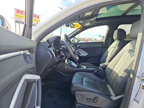 Used 2025 Audi Q3 2.0T Premium image 14