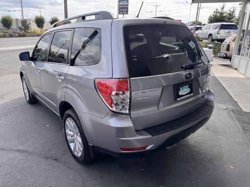 Used 2011 Subaru Forester 2.5X Premium AWD/4WD image 4
