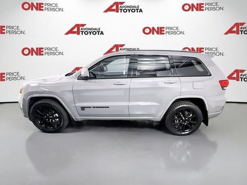 Used 2021 Jeep Grand Cherokee Laredo X AWD/4WD image 4
