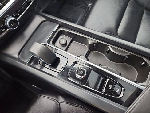 Used 2024 Volvo S60 B5 Core image 16