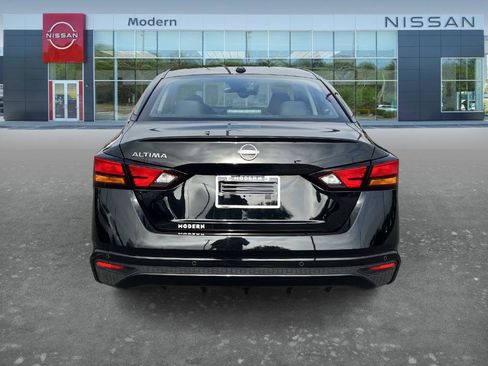 Certified 2025 Nissan Altima 2.5 SV FWD image 6