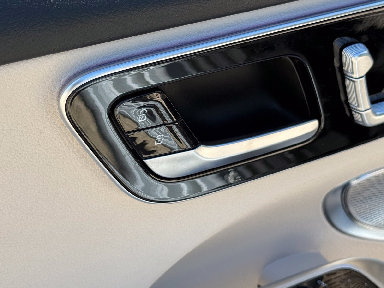 Used 2024 Mercedes-Benz C 300 Sedan image 21
