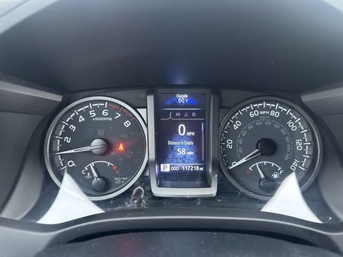 Used 2023 Toyota Tacoma TRD Off-Road image 11