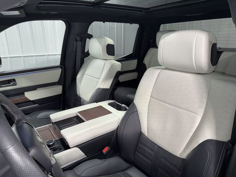 Used 2023 Toyota Tundra Capstone AWD/4WD image 23