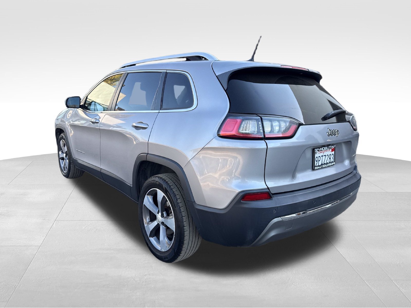 Used 2020 Jeep Cherokee Limited FWD image 3