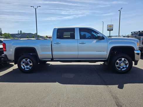 Used 2016 GMC Sierra 2500 SLE w/ SLE Preferred Package AWD/4WD image 2