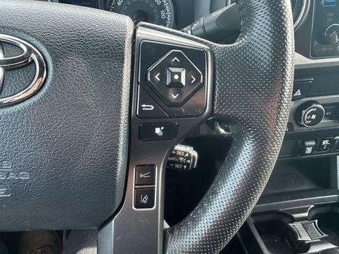 Used 2019 Toyota Tacoma TRD Sport image 21