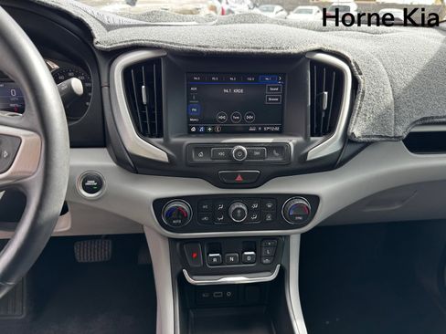 Used 2021 GMC Terrain SLE w/ Driver Convenience Package image 18