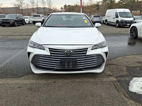 Used 2022 Toyota Avalon XLE image 4