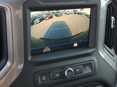 Used 2021 Chevrolet Silverado 2500 Custom w/ Custom Convenience Package image 18