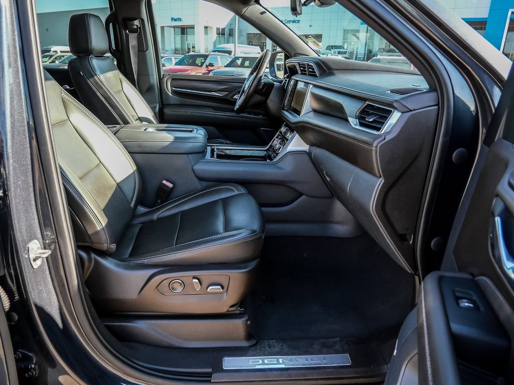 Used 2021 GMC Yukon Denali w/ Denali Premium Package RWD image 15