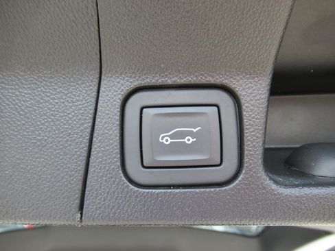 Used 2023 GMC Acadia Denali AWD/4WD image 35