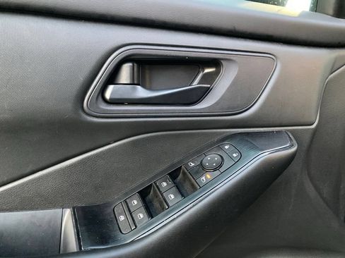 Used 2024 Nissan Rogue S FWD image 13
