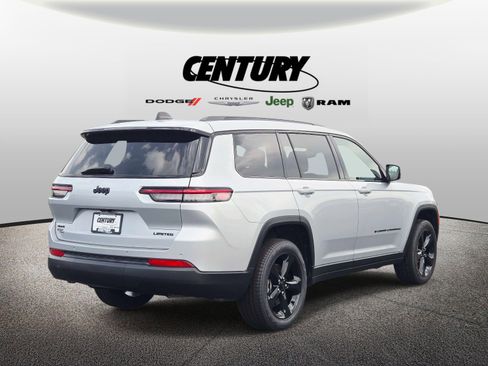 Used 2024 Jeep Grand Cherokee L Limited w/ Black Appearance Package image 4