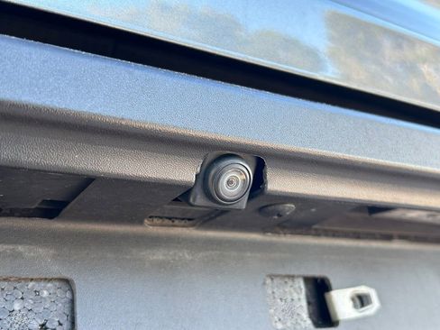 Used 2023 Nissan Pathfinder SV image 27