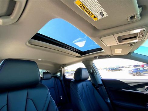 Used 2025 Acura Integra image 12