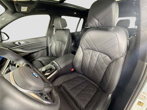 Certified 2026 BMW X7 xDrive40i w/ M Sport Package AWD/4WD image 19