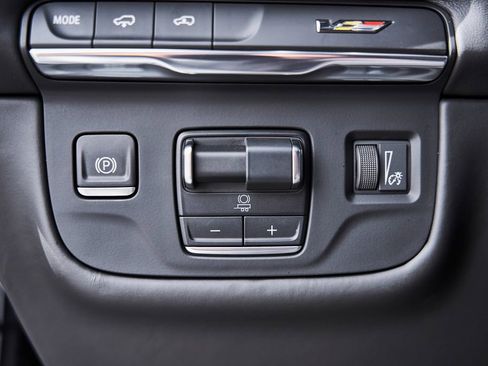 Used 2025 Cadillac Escalade V image 68