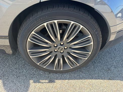 Used 2018 Land Rover Range Rover Velar AWD/4WD image 21