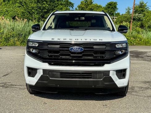Used 2025 Ford Expedition Active AWD/4WD image 8