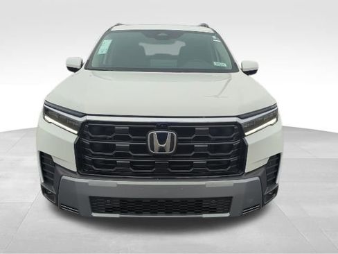 New 2026 Honda Pilot Touring image 4