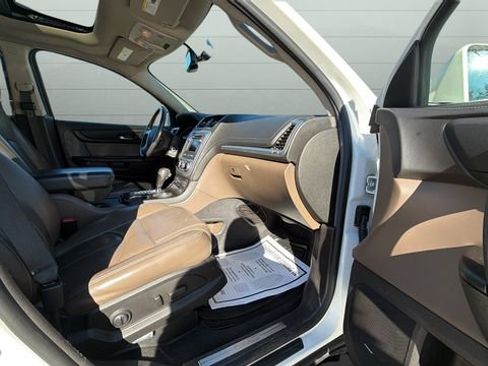 Used 2014 GMC Acadia SLT image 22