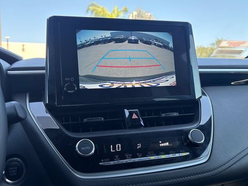 Used 2025 Toyota Corolla SE FWD image 12