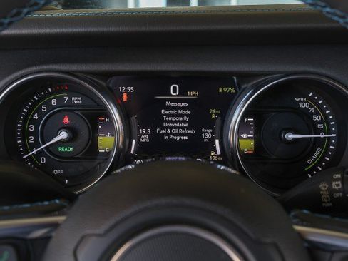 Used 2023 Jeep Wrangler Unlimited Rubicon 4xe AWD/4WD image 24
