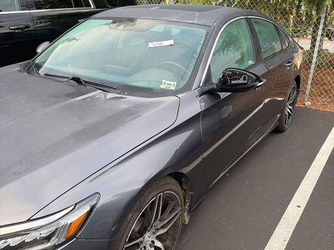 Used 2022 Honda Accord Touring image 2