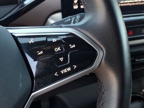 Certified 2023 Volkswagen ID.4 Pro image 29